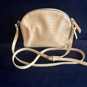 Yellow basket weave small shoulder bag so we compartment zip purse